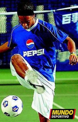 dinho avec le ballon